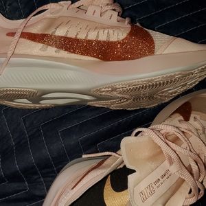 7.5 Nike Gravity Zoom ladies